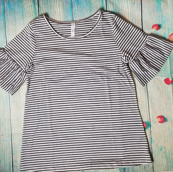Tickled Teal striped flared sleeves top si… - Picture 1 of 4